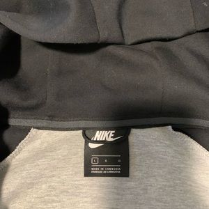Nike tech hoodie. Size Large